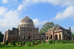 1024px-Bara_Gumbad