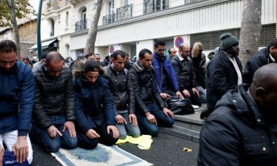 Paris Muslims praying in the street